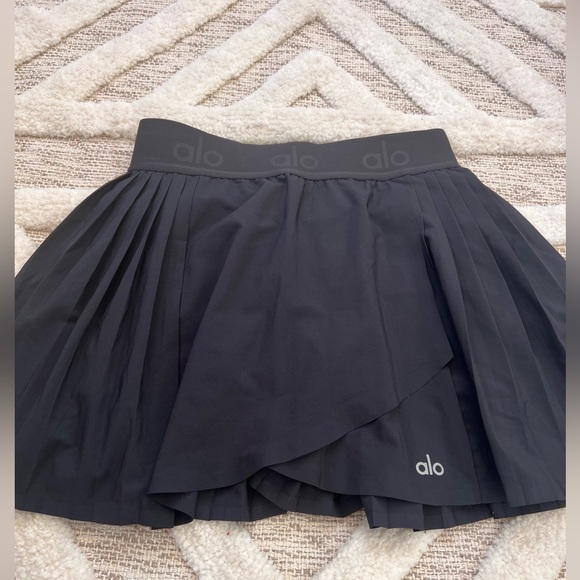 ALO Yoga Aces Tennis Pleated Skirt Black XS excellent condition - Picture 6 of 8